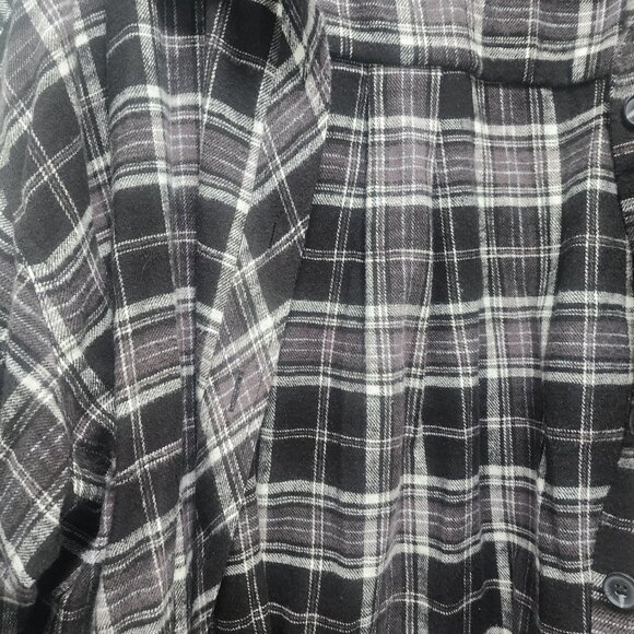 Worn Once Maurices Size 4x Flannel Top - Picture 2 of 3